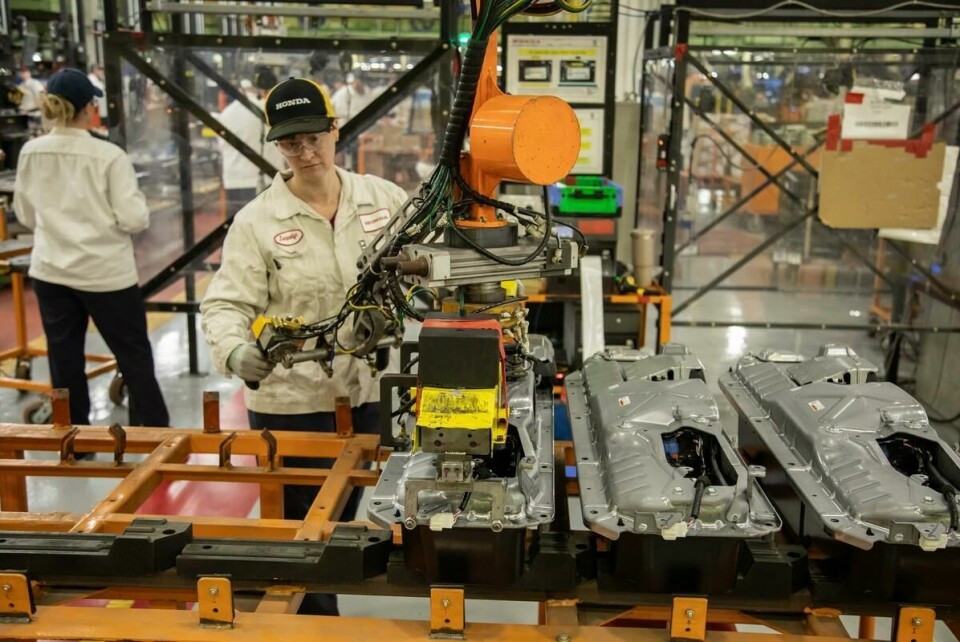 Marysville Auto Plant Hybrid Battery Pack AssemblyResponding to increased demand for hybrid vehicles Honda has created a new hybrid battery assembly area Marysville Auto Plant Hybrid Battery Pack Assembly