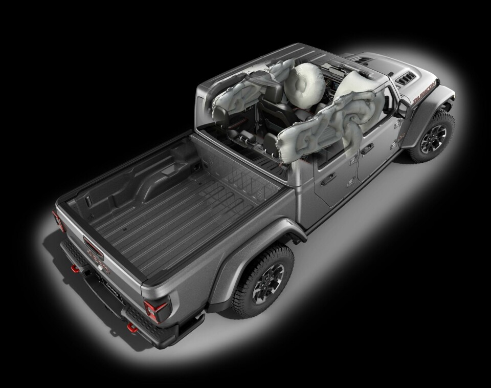The new 2024 Jeep® Gladiator features standard side curtain airbags for the first and second rows The new 2024 Jeep® Gladiator features standard side curtain airbags for the first and second rows