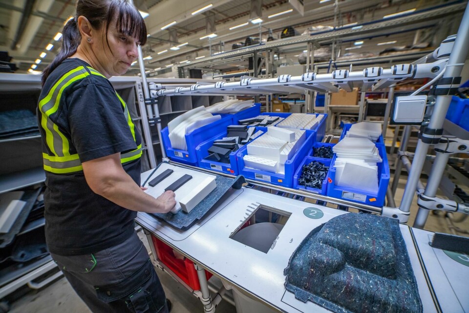 The current contract between Auria and JLR involves the delivery of some 150,000 complete car sets of parts per year Auria_Vráble__MG_9981