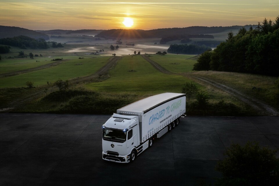 Production of the eActros was underpinned by simultaneous integration and extensive high-voltage training. Production of the eActros was underpinned by simultaneous integration and extensive high-voltage training SOURCE - daimlertruck.