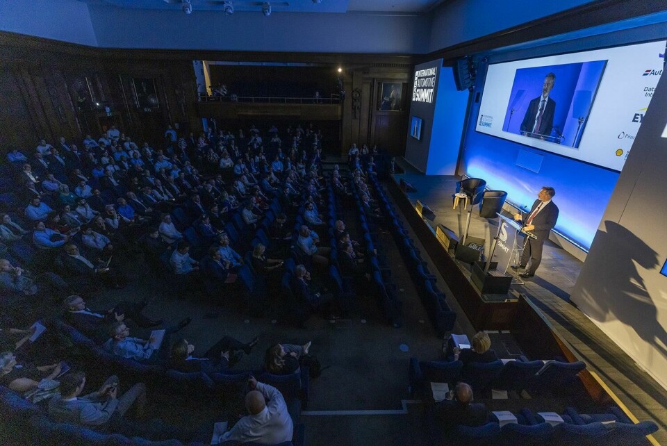 Mike Hawes, chief executive, SMMT believes that the UK automotive manufacturing sector needs ot build on recent momentum with a strategy for competitiveness Mike Hawes, chief executive, SMMT speaking at the SMMT summit