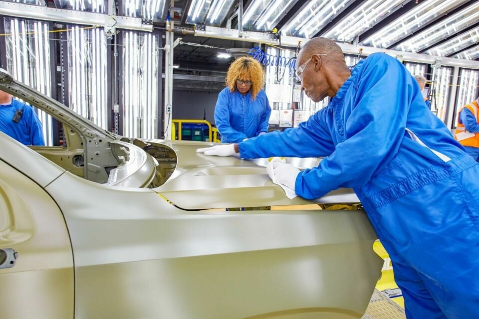 Body inspection of the 2021 Chevrolet Tahoe prior to painting at GM’s Arlington Assembly plant GM Arlington Assembly paintshop inspection
