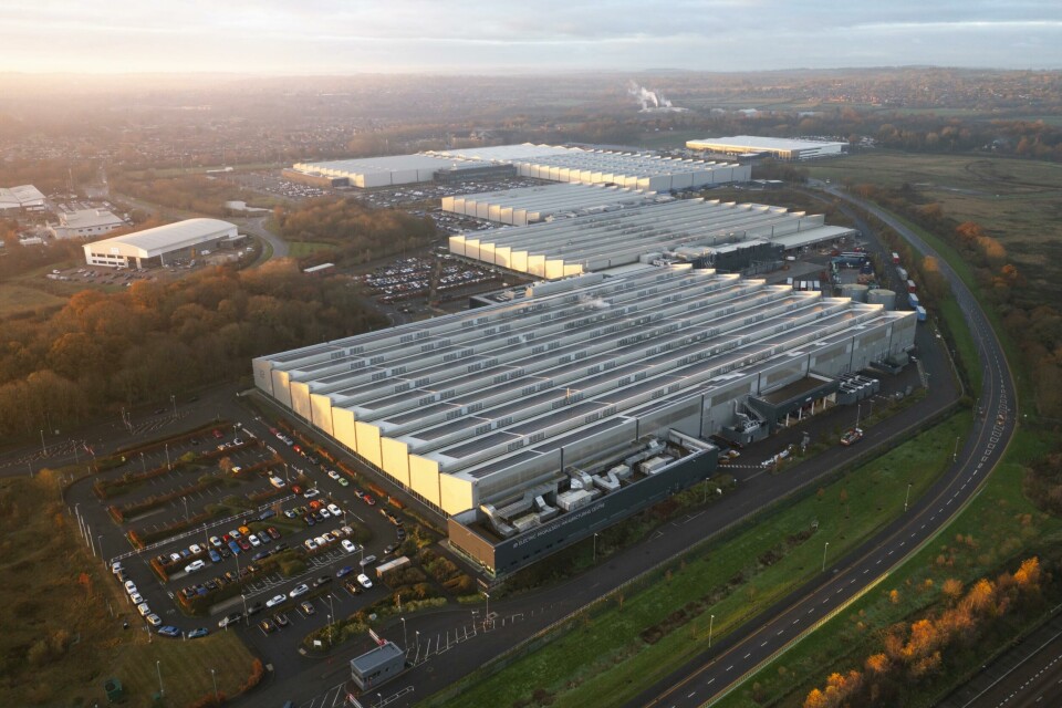 JLR recruits for battery and electric drive unit production. JLR recruits for battery and electric drive unit production.