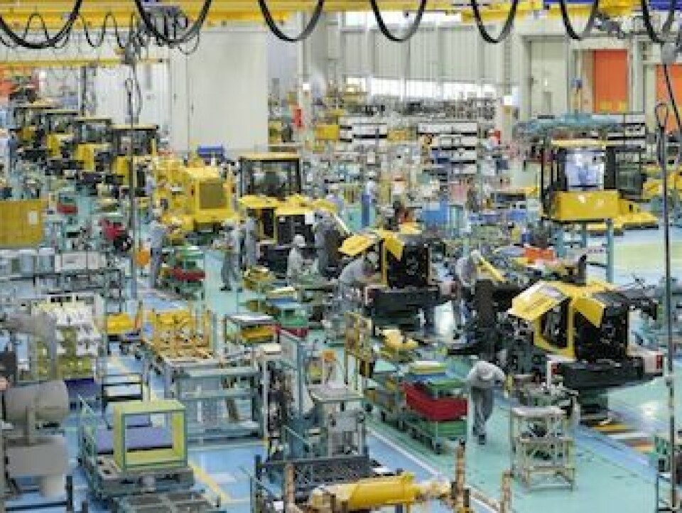 The pulling power of GAZ and Komatsu Komatsu Awazu