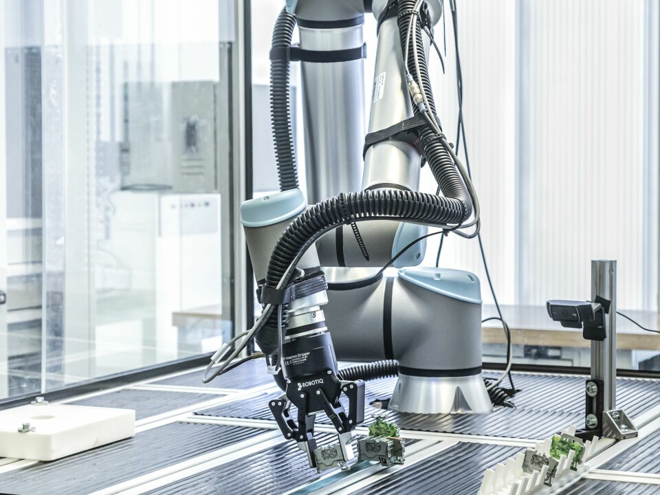 The goal of the research project “Rob-aKademI” is to simplify significantly robot programming for assembly tasks. Source: Fraunhofer IPA/photo: Rainer Bez Rob-aKademI_Web_offen