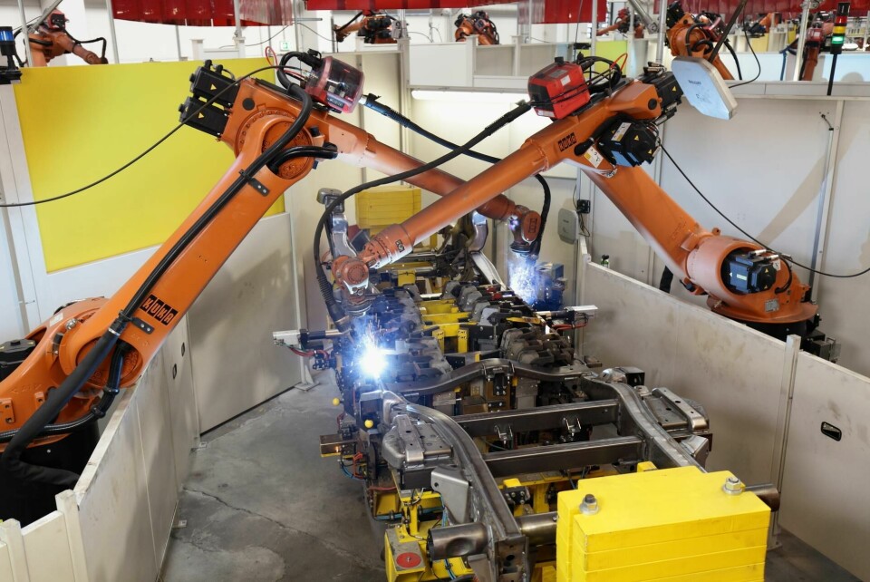 A new robot line was set up to produce the latest version of Mercedes G-Class chassis ladder frames at Magna Presstec’s plant in Lebring Vollautomatische Leiterrahmenfertigung bei MAGNA Presstec