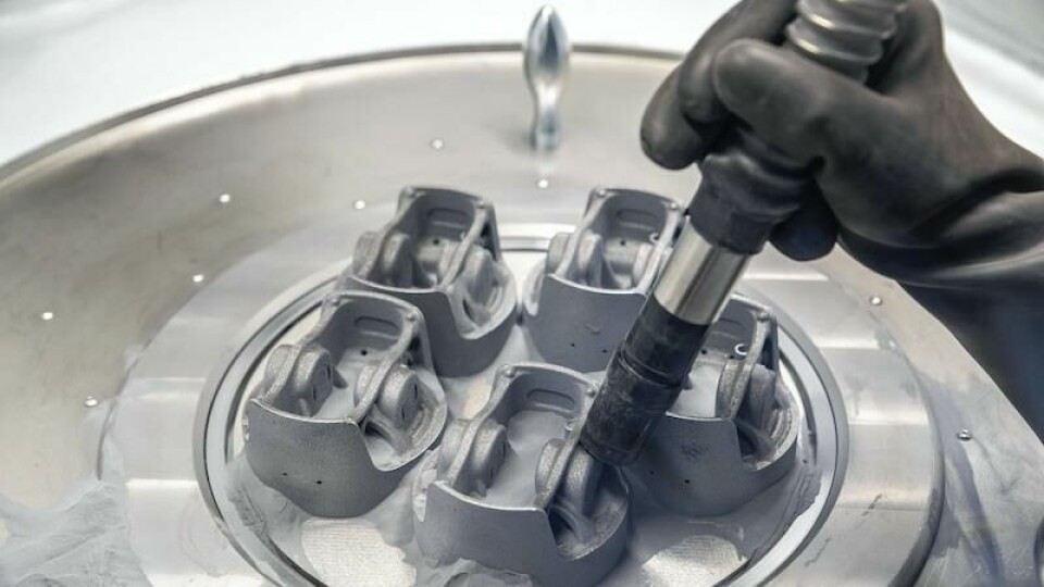 Porsche says the 3D-printed pistons weighs 10% less than the forged series production equivalents Porsche 3d print piston
