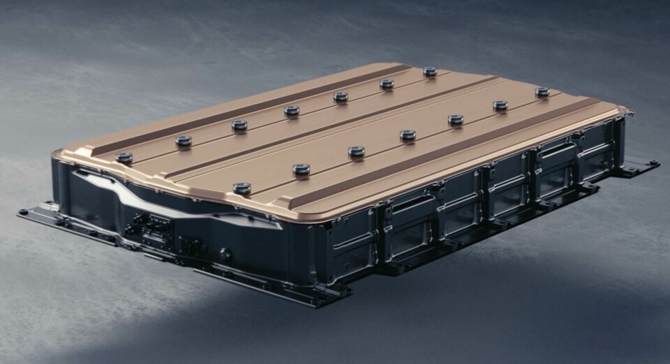 Battery systems fitted to the GMC Hummer EV and Chevrolet Silverado EV, can switch between 400V and 800V systems. GMC Hummer EV battery pack