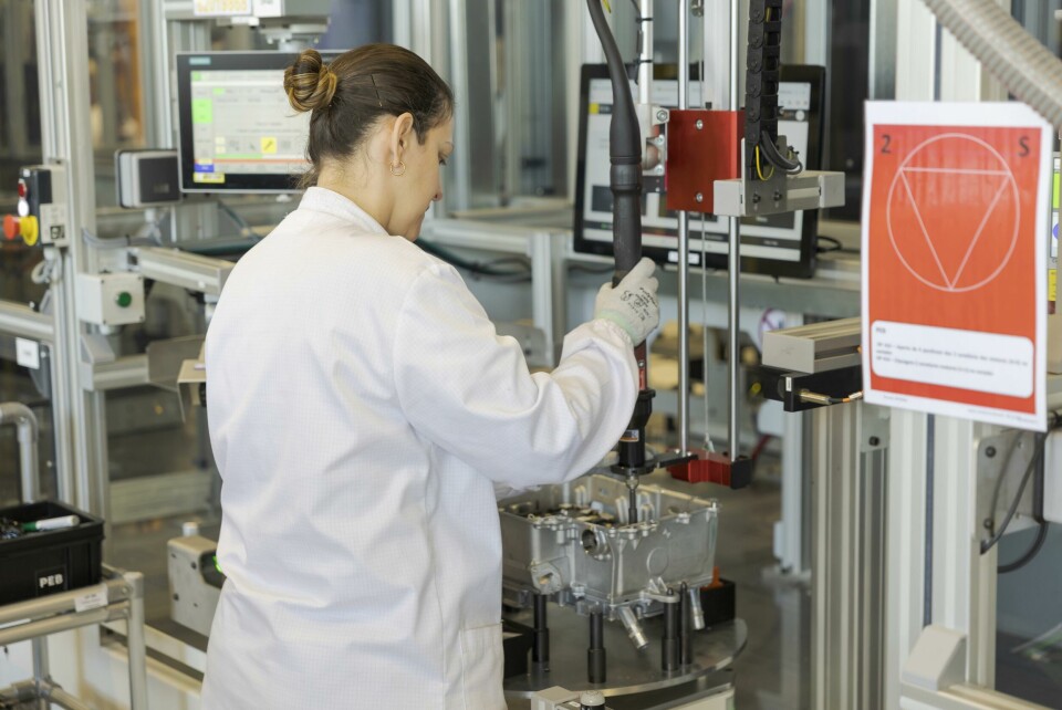 Power Electronics Box (PEB) production at the Aveiro facility PEB1