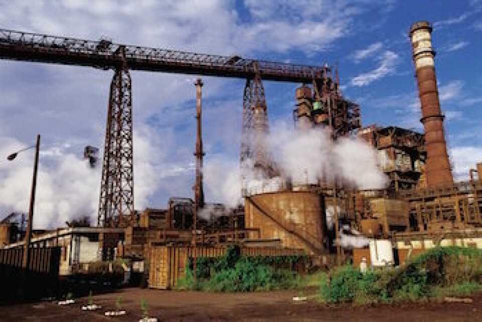 Feeding the machine ArcelorMittal mill, Mexico
