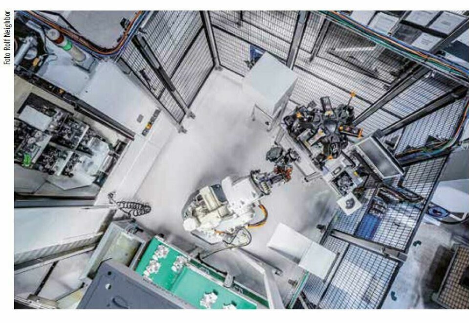 Kocali joins BMW and Renault plants among those WEF says have shown leadership in applying Fourth Industrial Revolution (4IR) technologies to drive change - Photo by Rolf Nachbar c Rolf Nachbar_Roboterzelle_C1