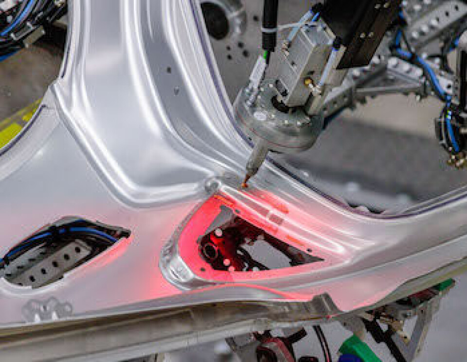 Principled reasoning Among the joining methods, more than 200m of adhesive bead is used