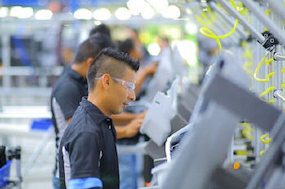 Feeding the machine Magna Queretaro