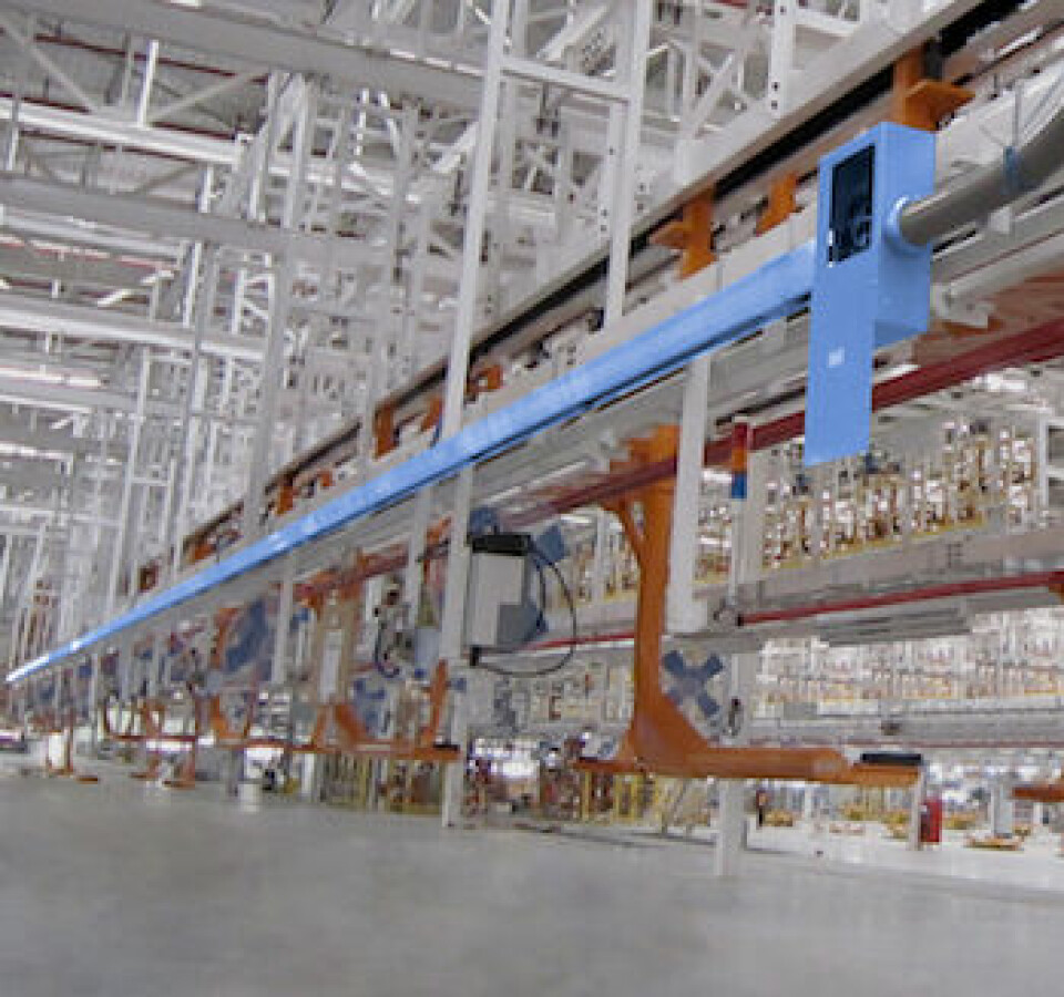 Higher power Starline busway provides continuous, finger-safe power access slots throughout the run, where plug-and-play units can be positioned at any point