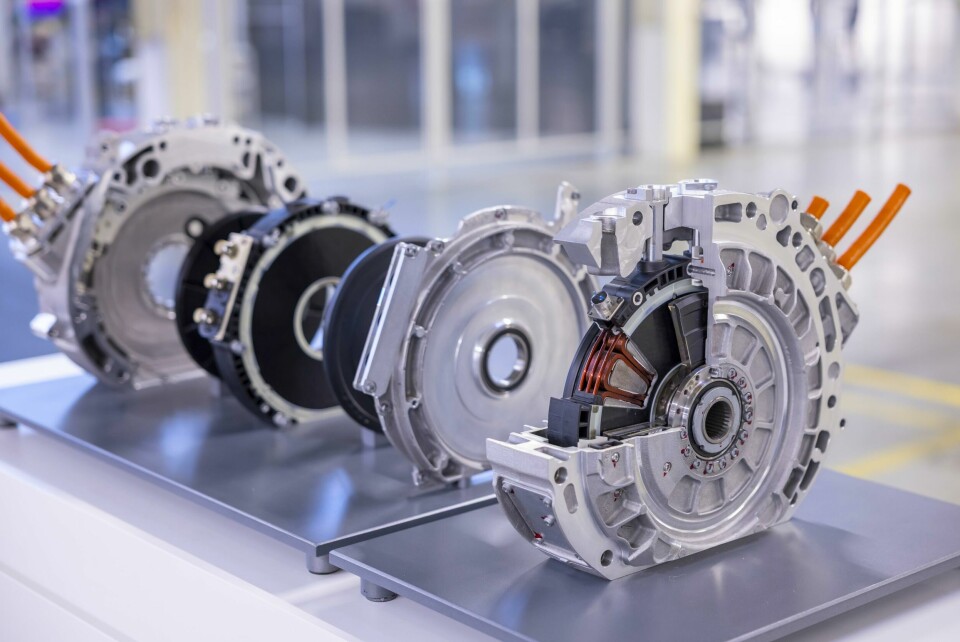 Mercedes-Benz’ Axial Flux motor is compact, powerful and co-developed with shopfloor teams through 100+ steps and 65 new processes. 25C0073_028
