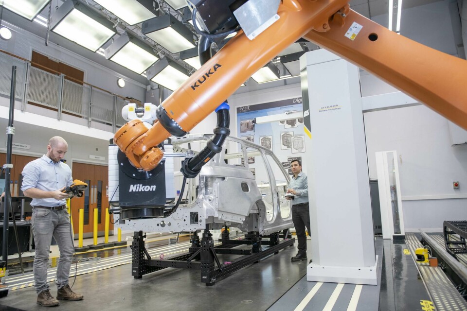 WMG worked with JLR, Kuka and Nikon Metrology to test out the feasibility of using a laser radar system as an in-line metrology technique Quality test WMG robot_35