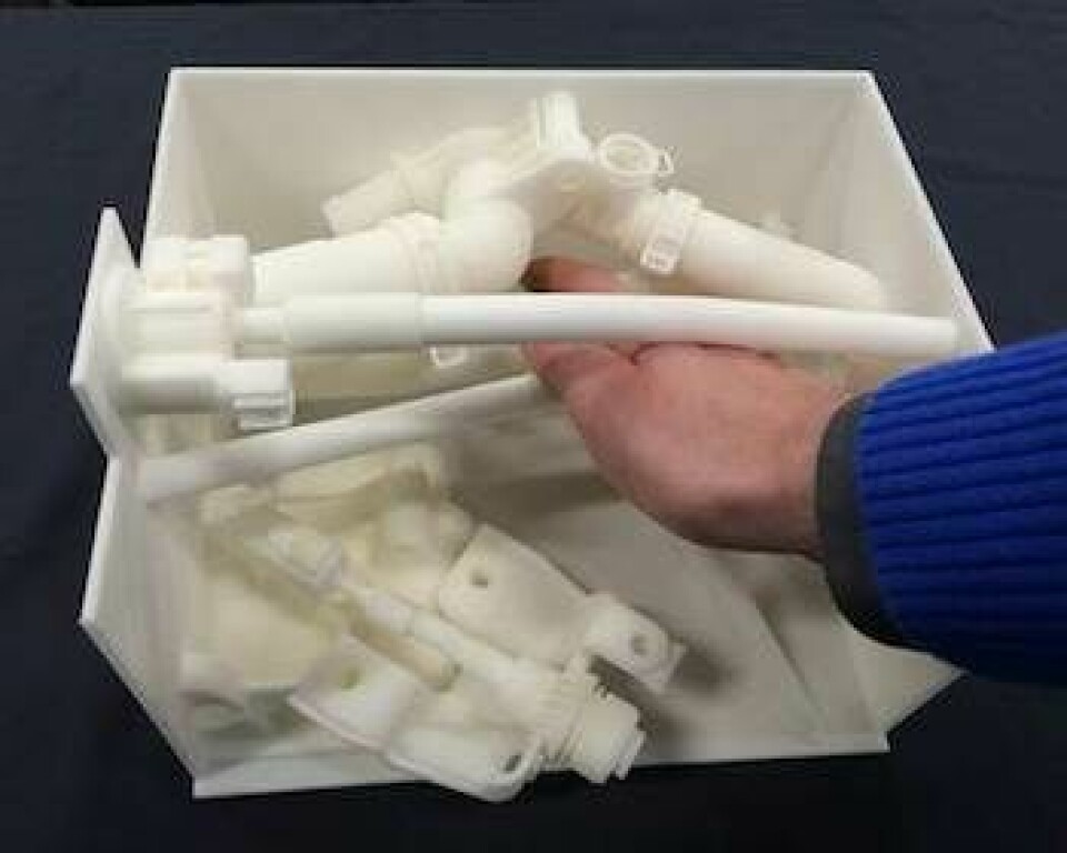 Macro ergonomics Testing hand clearance is one example where 3D-printed models are more effective than virtual simulation
