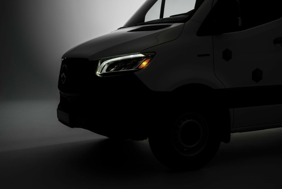 The Ludwigsfelde site produces both eSprinter and ICE Sprinter vans and has plans to shift towards becoming a competence centre for eVan customisation. The Ludwigsfelde site produces both eSprinter and ICE Sprinter vans and has plans to shift towards becoming a competence centre for eVan customisation.