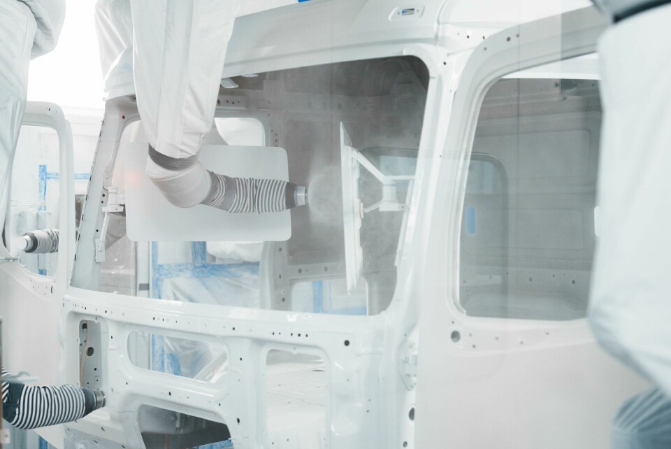 Cab paintshop at Mercedes-Benz plant in Wörth Mercedes Worth paintshop