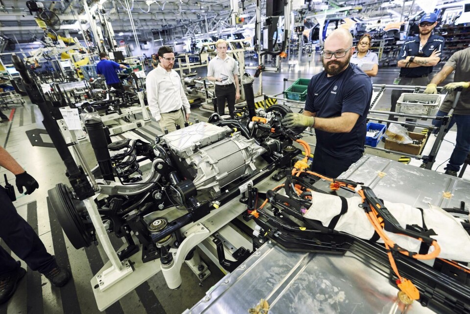 Installing bits and bytes alongside metal and partsProducing vehicles with high levels of electronics and software has become one of the most complex areas for Volkswagen to manage in its production and logistics in Chattanooga Volkswagen battery assembly in Chattanooga