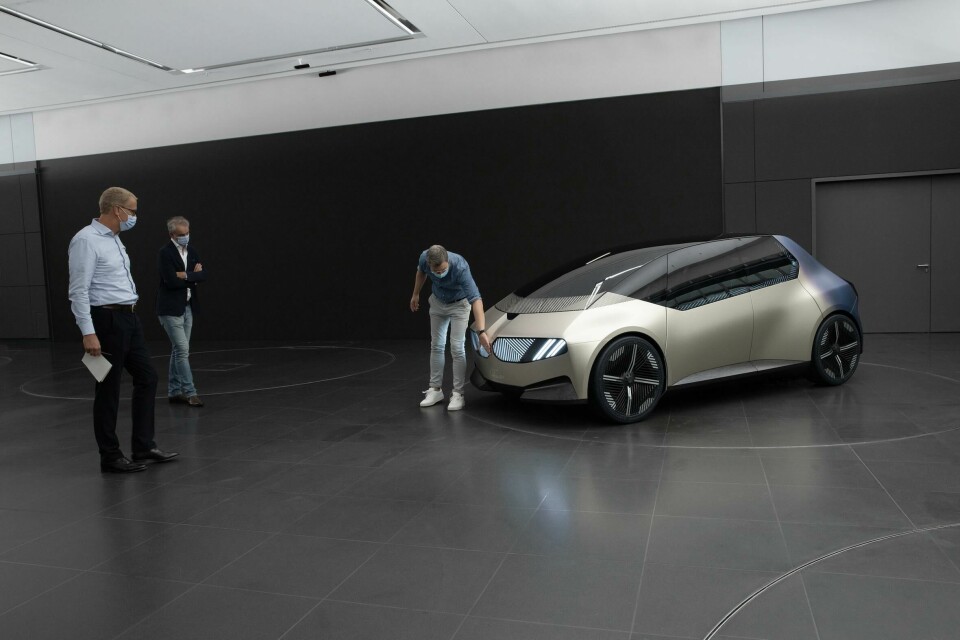 BMW plans to reduce CO2 emissions over the life cycle of its products by more than 40% by 2030 bmw-i-vision-circular