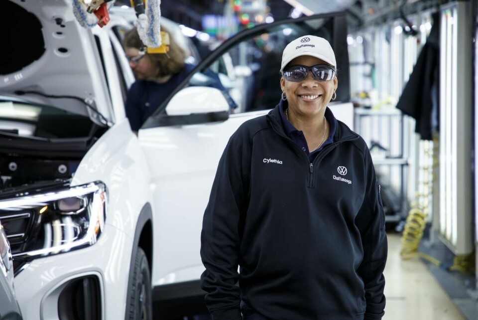 Human-centric approach to automationWhilst the plant has invested in significant new automation, Chattanooga takes a careful approach to robotics and new equipment, with emphasis on what humans can do more flexibly, what supports workers in their tasks A Volkswagen employee at the Chattanooga plant