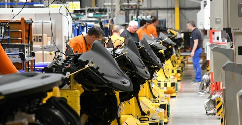 Dashboard meeting IAC-Halewood-AGV-cockpit-assembly-line