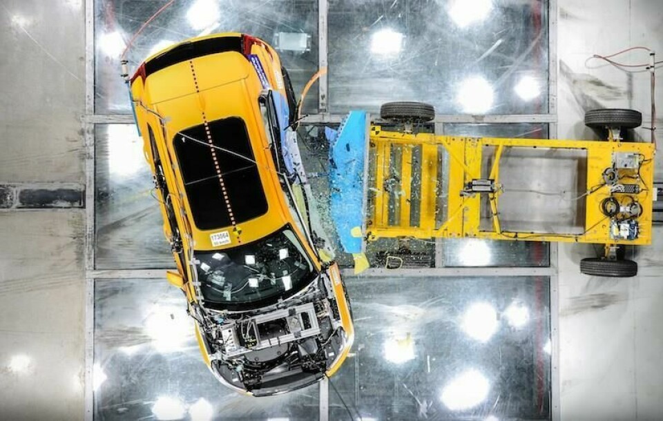 UHSS grades are suitable for crash protection as well as parts that need to absorb energy during impacts New_Volvo_XC40_-_Crash_Test_side_impact_-_from_above