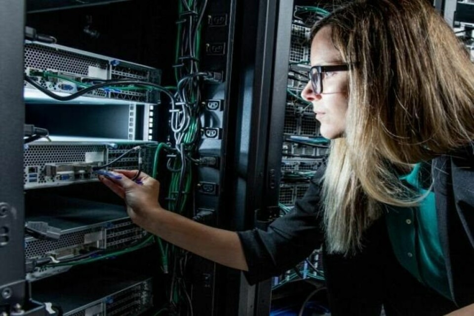 Siemens’ OT networking blueprint: Transforming automotive manufacturing with digitalisation TAC_900.054_GBL_WP_OT networking reference architecture 3