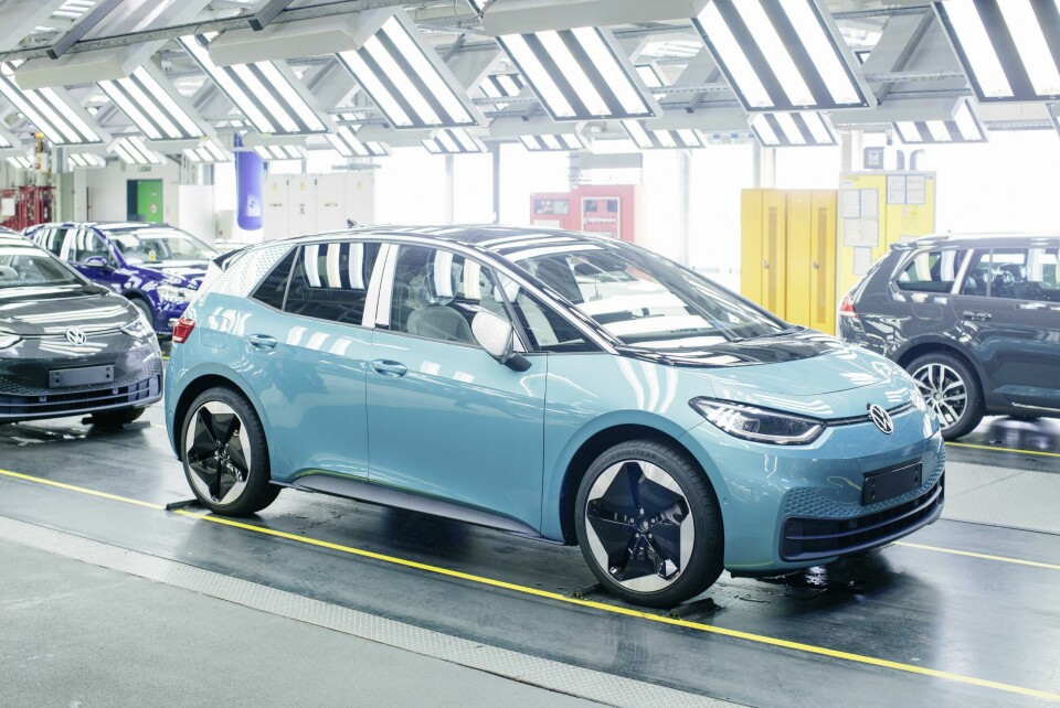 The VW I.D. 3 is carbon-neutral in manufacturing due to offsetting of emissions, but as the energy crisis highlights, automakers still rely heavily on fossil fuels. VW Zwickau - ID3 begins production in November 2019