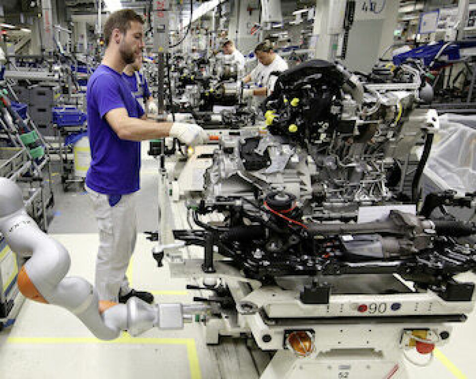 Crisis or crossroads? Golf Produktion im Werk Wolfsburg ? Mensch und Roboter arbeiten Hand in Hand