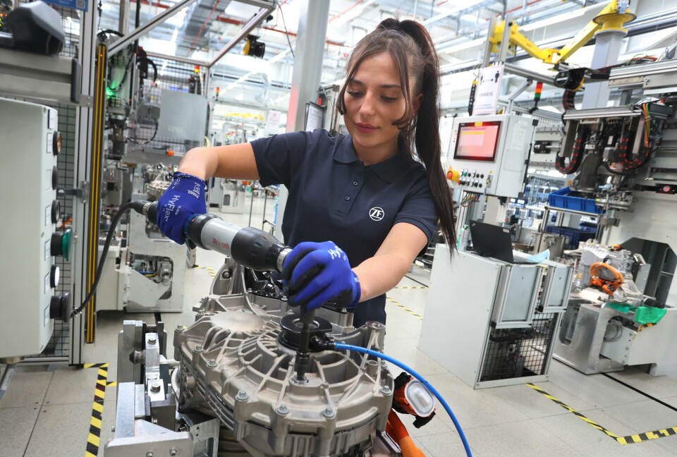 Expanding production for e-mobilityZF has commissioned new production lines at its existing plants including in Germany, as well as building new facilities, for example in North America Electric drive axle production at ZF's plant in Schweinfurt