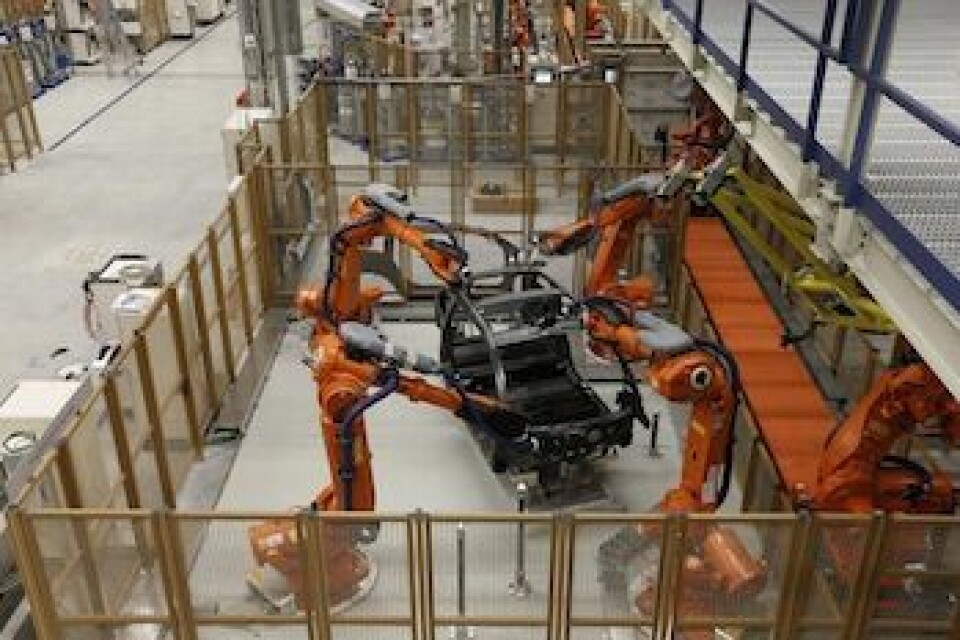 Sticking together i3 bodyshop, BMW Leipzig