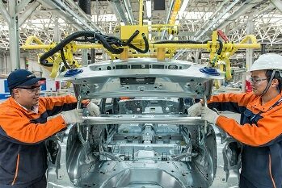 China steamrolls on Volvo S60L
