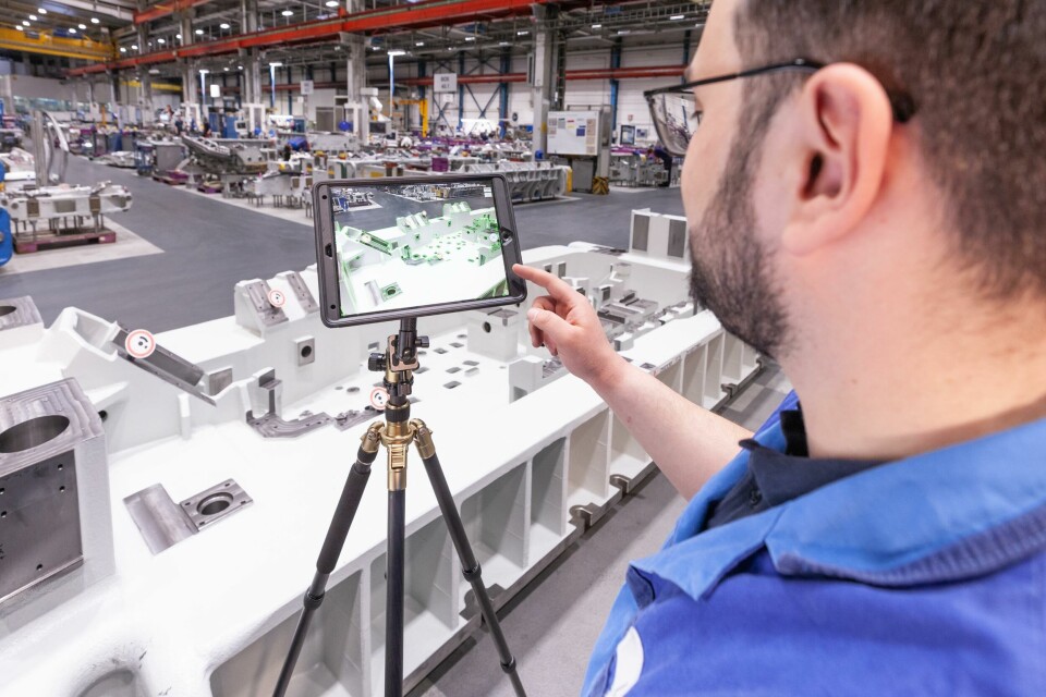 A smarter inspection process via a tablet device assists BMW’s toolmaking and plant engineering team to verify around 50 drill holes and clear surface features on press tool BMW tool shop quality