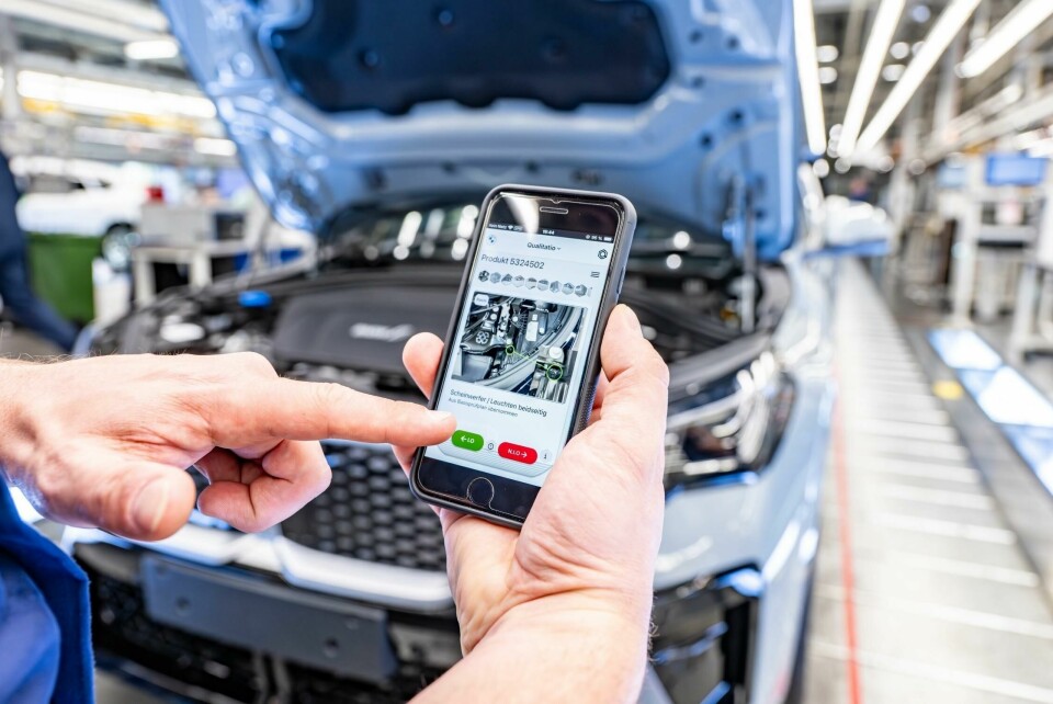 BMW RegensburgThe inspections are carried out using a mobile app interface that provides an intuitive checklist for operators. P90596453_lowRes_bmw-group-plant-rege