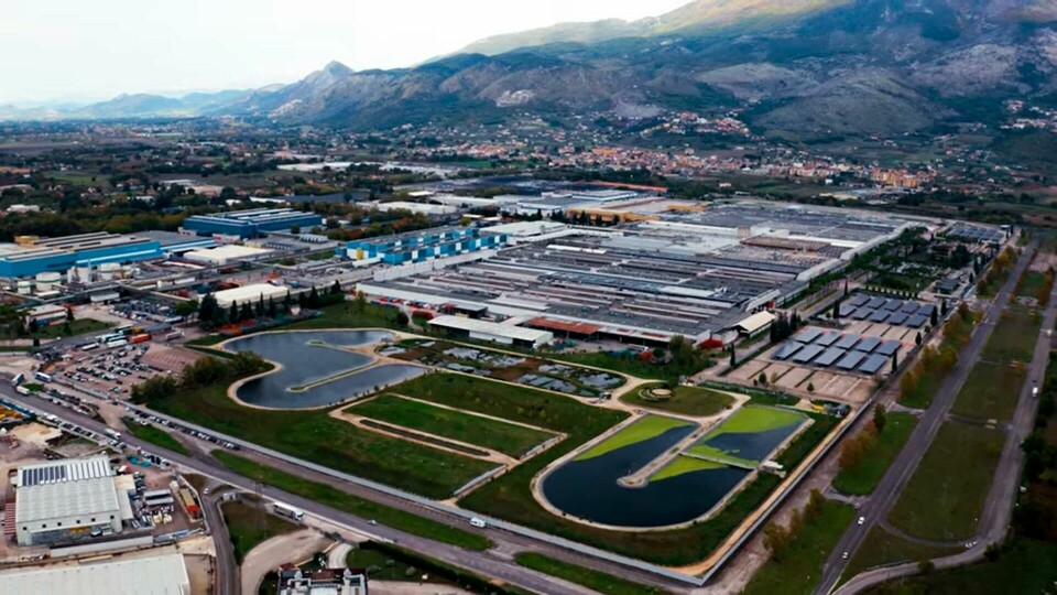 The Cassino plant in Italy produces premium vehicles for Alfa Romeo and Maserati Stellantis-Cassino-Plant (1)