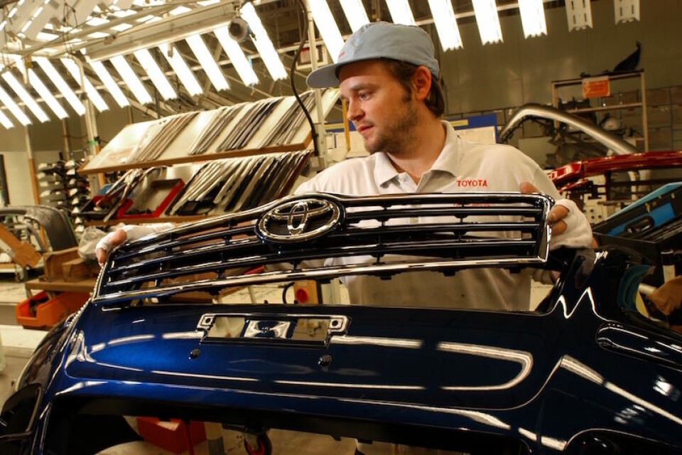 Toyota aims for top slot plastics1_high_tcm318-242389