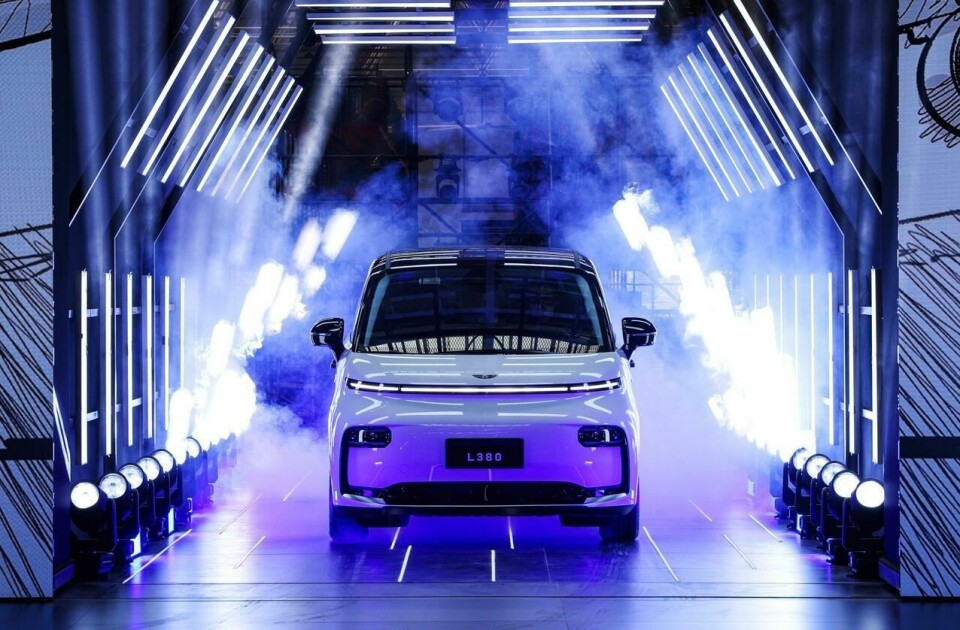 LEVC starts production of its new L380 MPV 1_LEVC_L380_