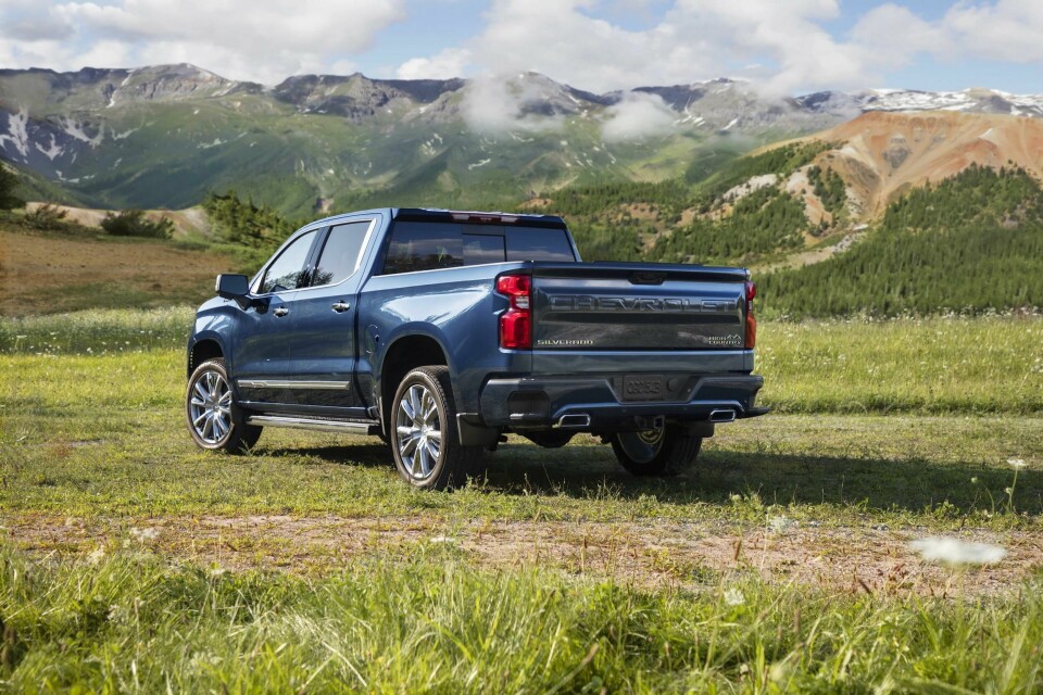 A long time to waitThe reservation list for the electric Chevrolet Silverado has reached 170,000, and GM is speeding up investments at plants in Detroit and Orion to scale up output 2022-Chevrolet-Silverado-HighCountry-014