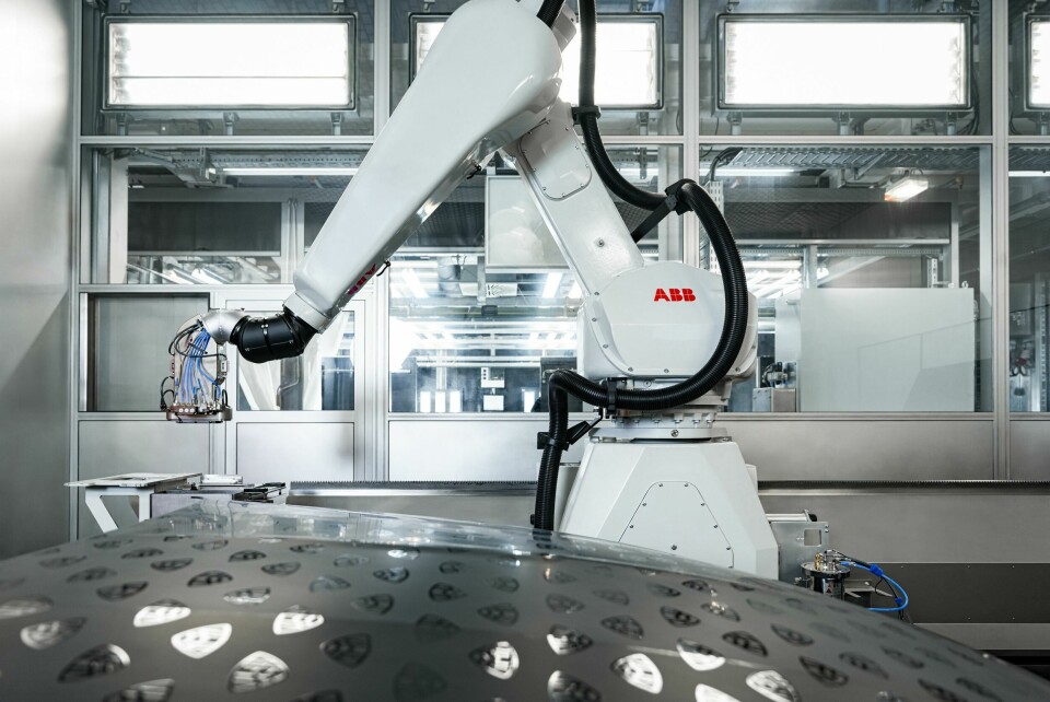 ABB’s PixelPaint at Mercedes Maybbach in Sindelfingen ABB MB Maybach