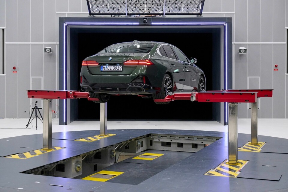 Turntable in the new Aeroacoustics Wind Tunnel of the BMW Group Turntable in the new Aeroacoustics Wind Tunnel of the BMW Group