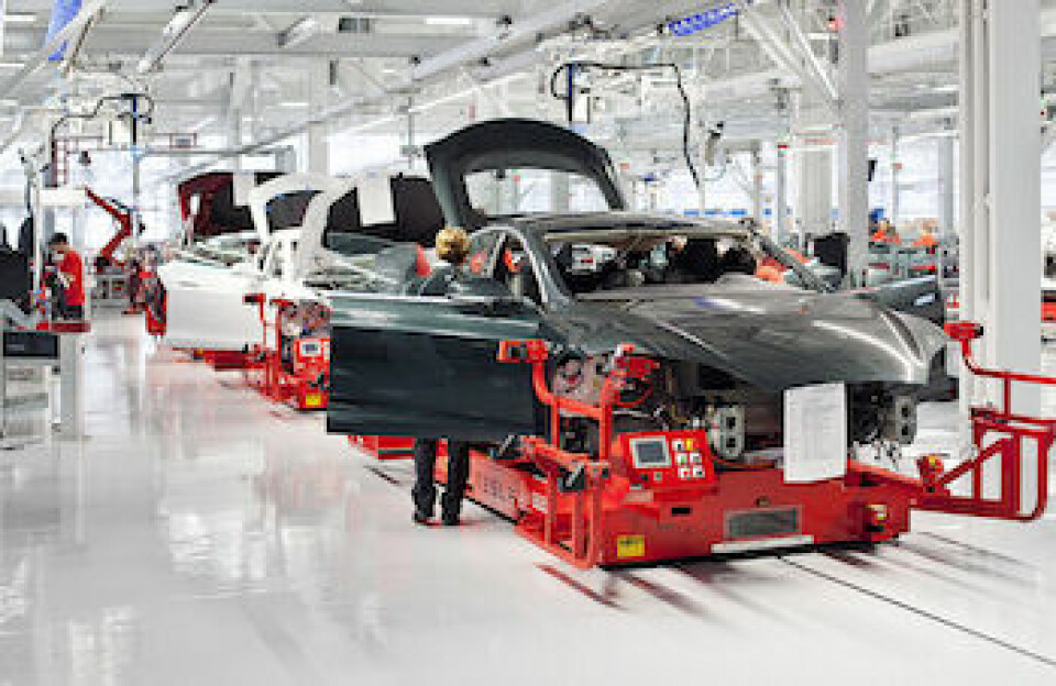 AGVs find their way AGV tesla2