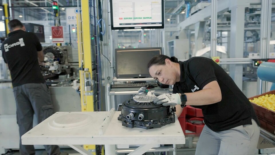 HORSE’s new eMotor design bridges the internal combustion engine and transmission, enabling both fully-electric and hybrid driving modes. HORSE eMotor