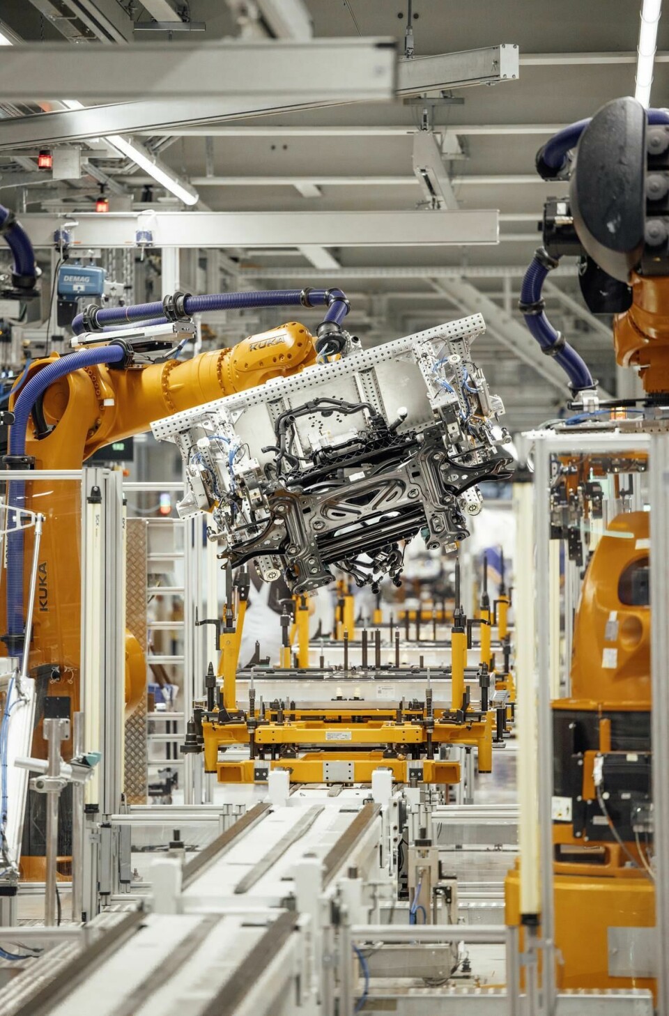 EVs mean a new supply chainThe transition to electrification is leading OEMs and suppliers to invest in new battery, motor and drivetrain supply chains to replace legacy powertrain production EV and hybrid EV assembly