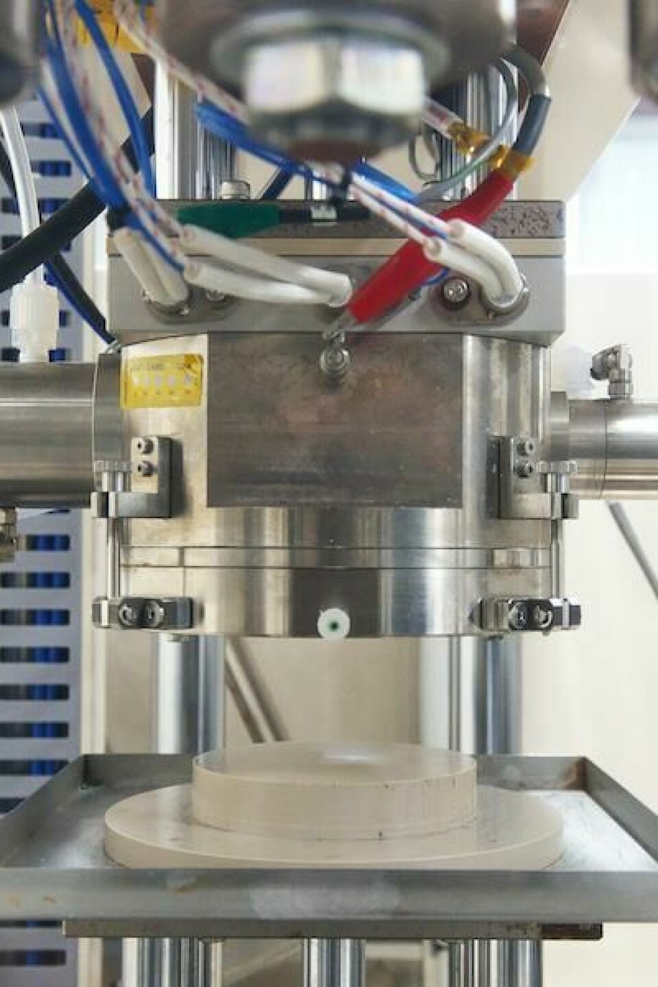 Toyota’s new plating system is more precise and compact than conventional immersion processes. Toyota-stamping-type-plating-machine copy