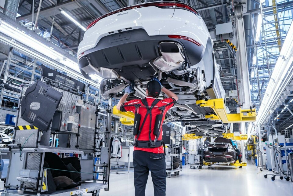 The gigacasting process will not be used in the production of the PPE platforms as it wasn’t deemed to offer benefits in vehicle repair Exoskelett_Ergonomie_Porsche_Leipzig