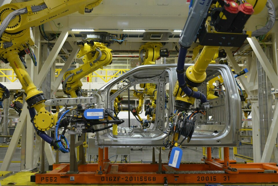 Ford’s F-150 line avoids RSW in favour of adhesives, rivets, flow drill screws, clinching and laser welding Ford_F-150_2