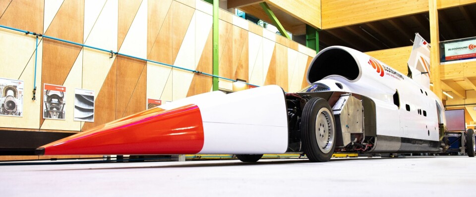 Inside the nose tip’s hollow part a complex honeycomb structure maximises its strength-to-weight ratio. The sides are subtly curved for aerodynamic performance BLOODHOUND29
