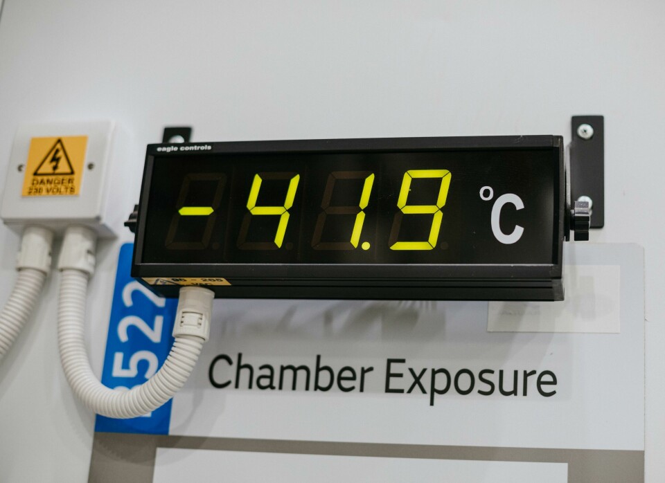 JLR’s Chamber Exposure in its Gaydon Engineering CentreJLR’s Rudy the Robot will work in conditions between-40C and 82C degrees JLR_ClimateEnviromentDoorRobot-1 (1)